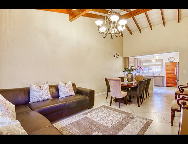 3 BEDROOM TOWNHOUSE SOLD IN BRYANSTON